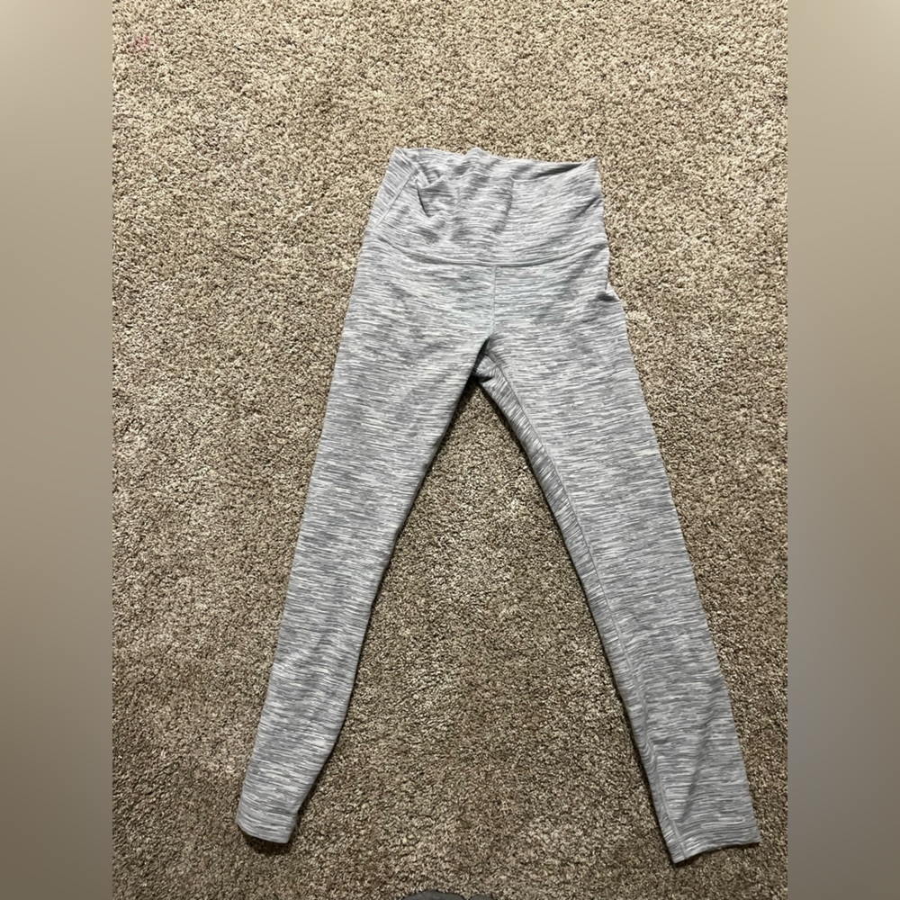 Heather gray lululemon great condition wunder under leggings